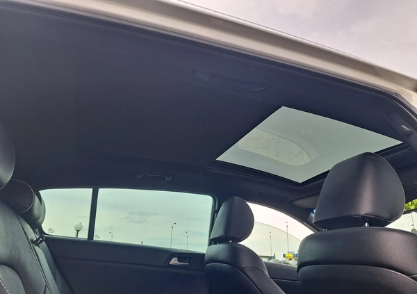 Kia Sportage cena 75500 przebieg: 179521, rok produkcji 2016 z Bochnia małe 781